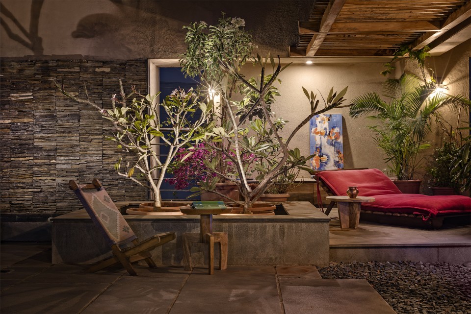 5-reading_veranda_Studio Course
