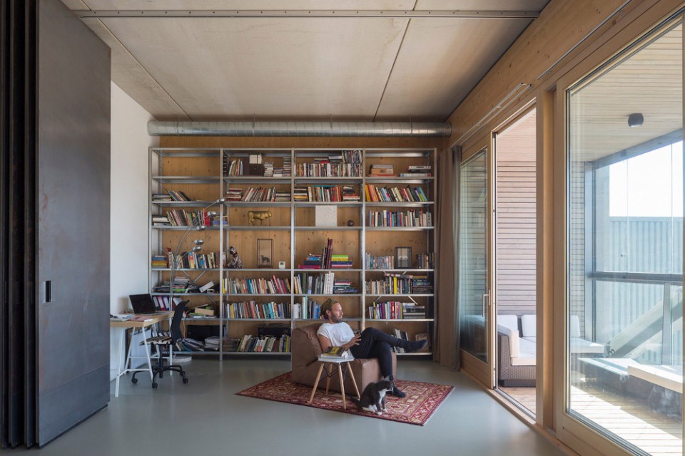 7-Patch22, Amsterdam by FRANTZEN et al