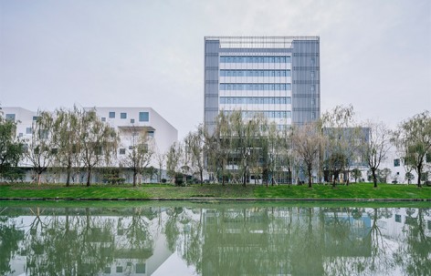 上海嘉定国际汽车城研发科技港 / 刘宇扬建筑事务所