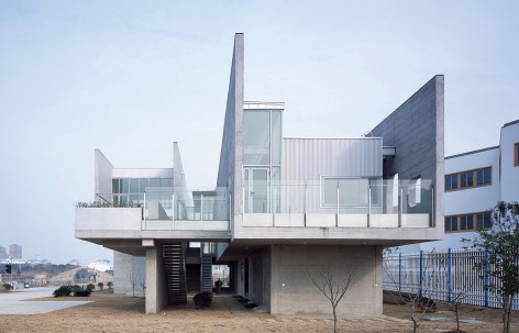 南顾浦泵闸管理用房 / 致正建筑工作室