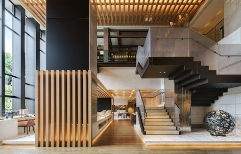 历史庭院中的独特氛围-京都四季酒店全日餐厅 / Kokaistudios