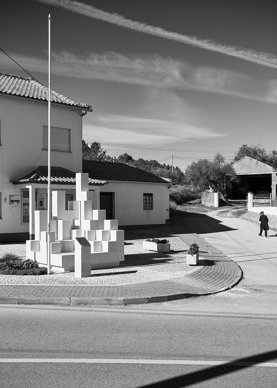 001-Memorial to Combatants by Bruno Lucas Dias and Luis Ventura