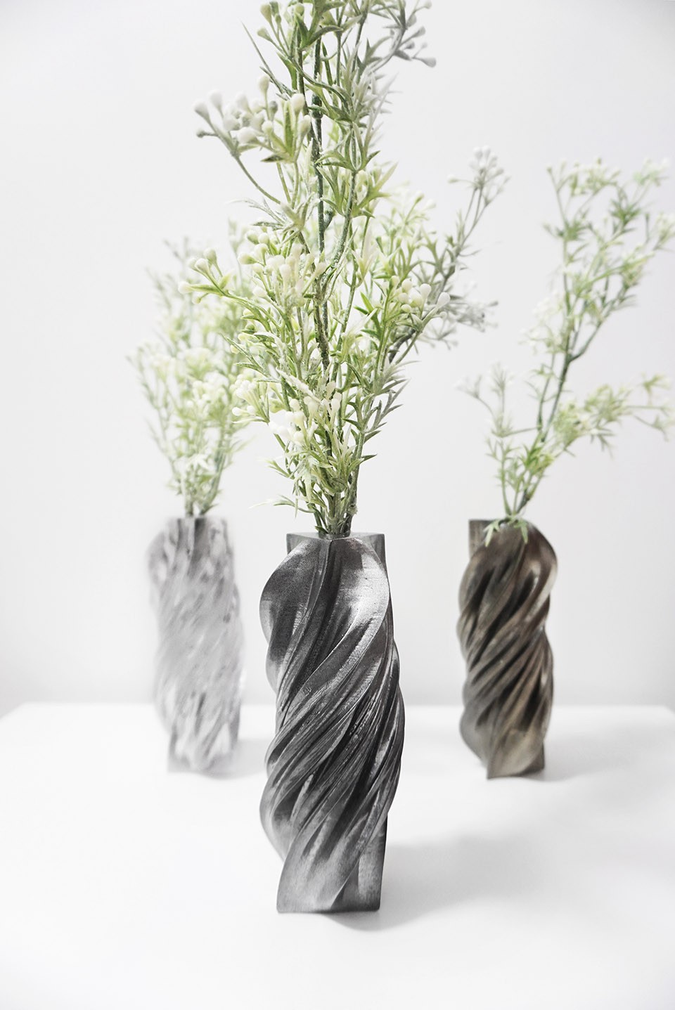 002-A vase By Weiwei Mao