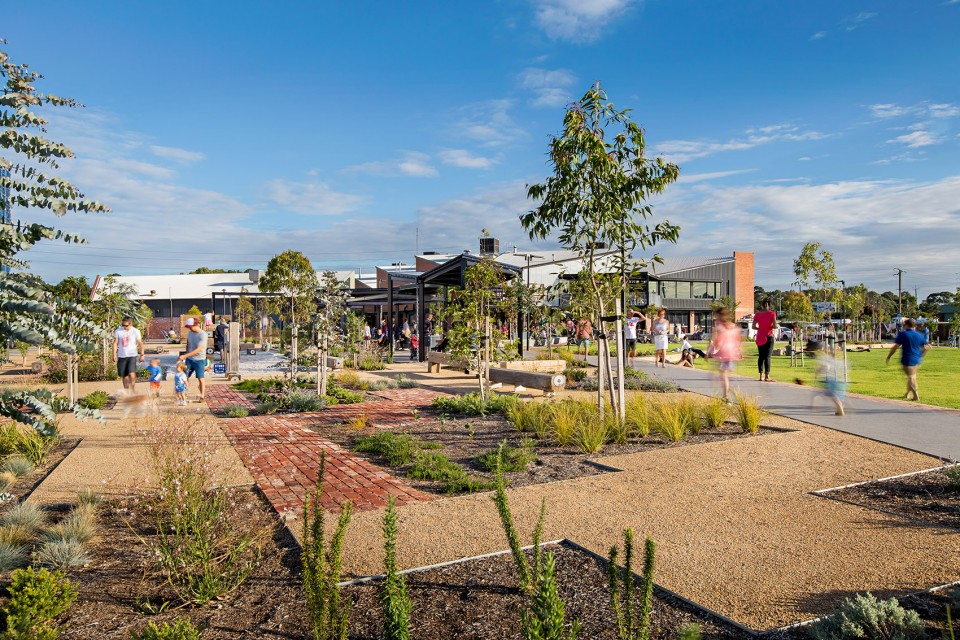 002-Bowden Main Park