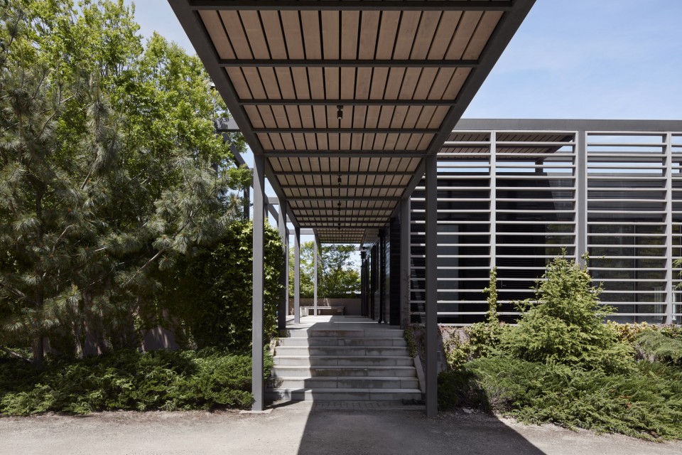 003-Meakins Road Residence