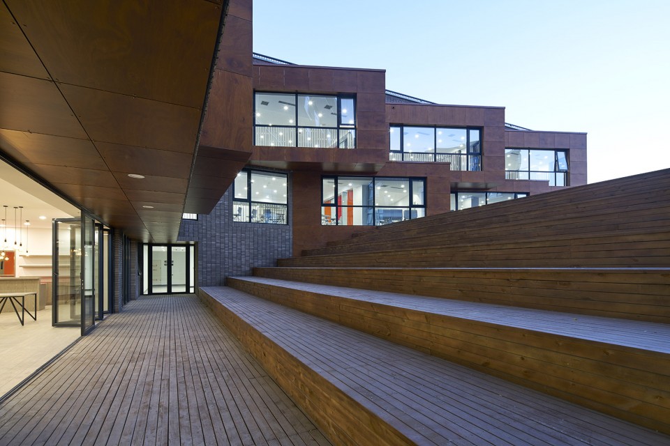 003-Renovation of the Affliated Highshool of Peking University by Crossboundaries