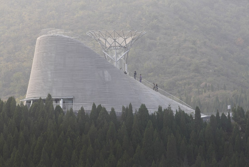 003-Shaolin Flying Monks Theatre