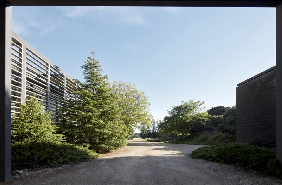004-Meakins Road Residence