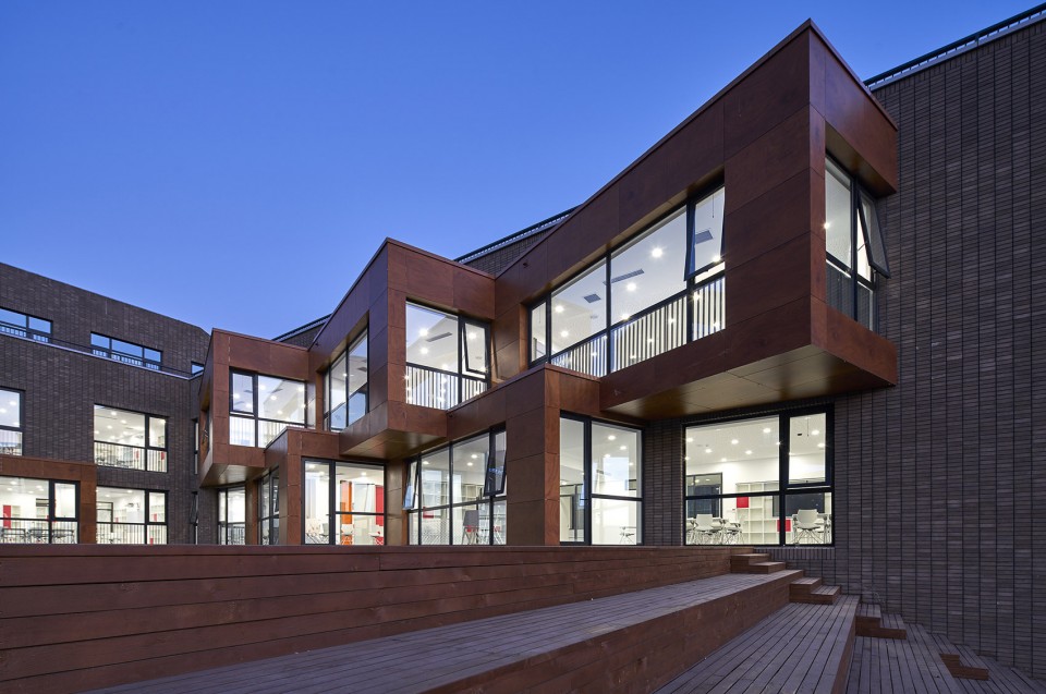 004-Renovation of the Affliated Highshool of Peking University by Crossboundaries