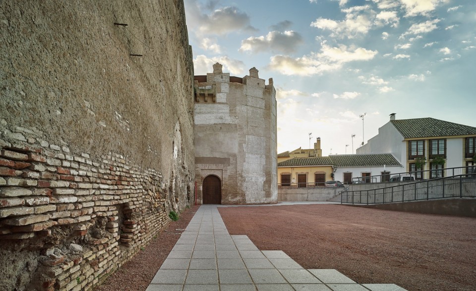 004-almohade-wall-refurishment-by-antoniorasoarchitecture-960x588