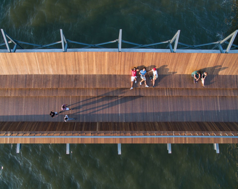 005-Bostanli Footbridge & Sunset Lounge