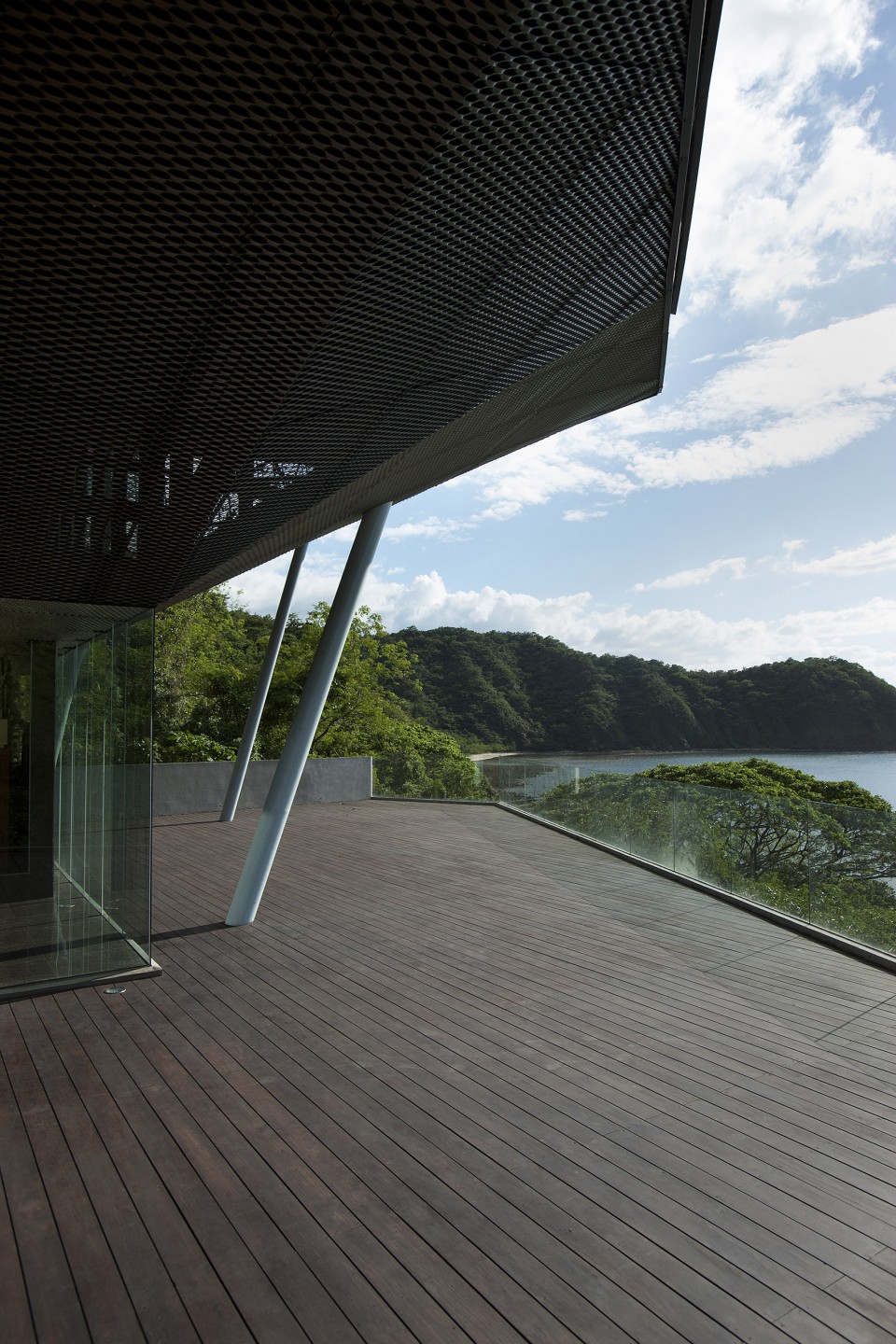 006-HAMILO PAVILION