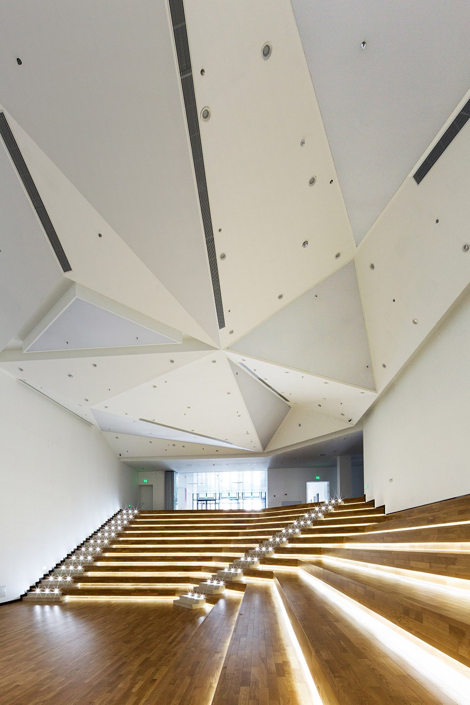 008-Renovation of the Affliated Highshool of Peking University by Crossboundaries