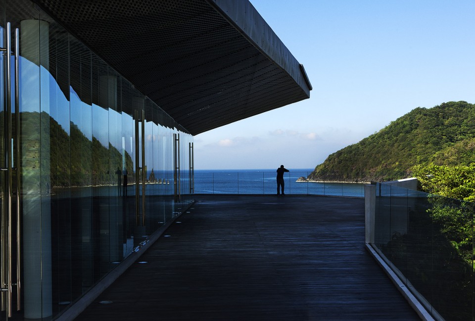 009-HAMILO PAVILION