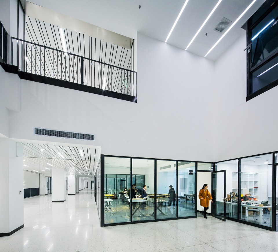 011-Renovation of the Affliated Highshool of Peking University by Crossboundaries
