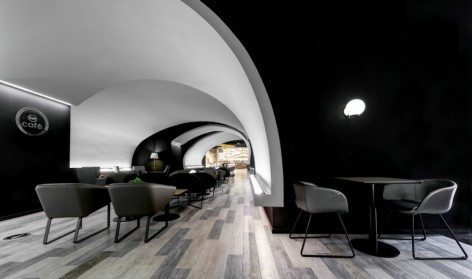 012-YanJiYou-IFS-Flagship-Store-By-KarvOne--960x568