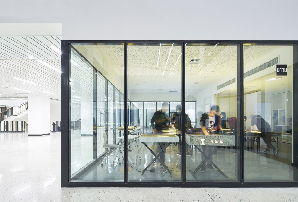 013-Renovation of the Affliated Highshool of Peking University by Crossboundaries