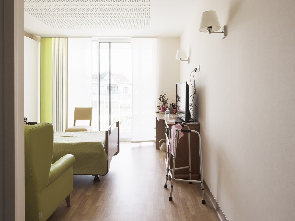 015-Extension of a nursing home