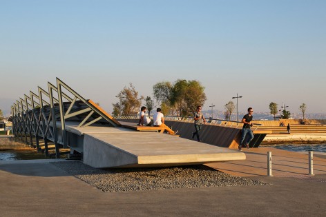018-Bostanli Footbridge & Sunset Lounge