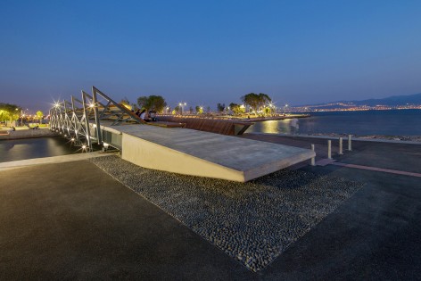 Bostanli Footbridge Sunset Lounge