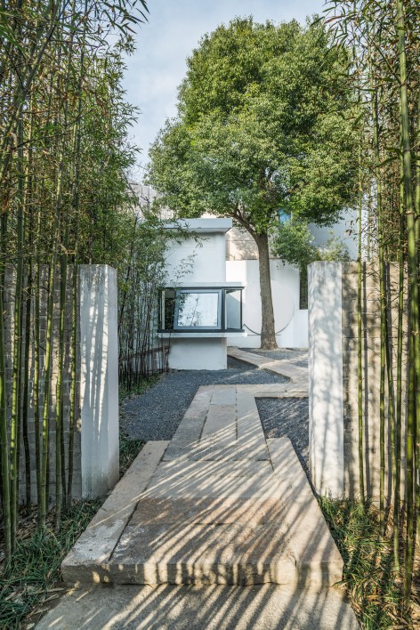039-Eight Tenths Garden-Entrance