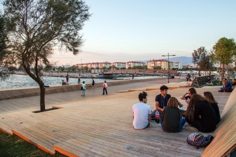 047-Bostanli Footbridge & Sunset Lounge