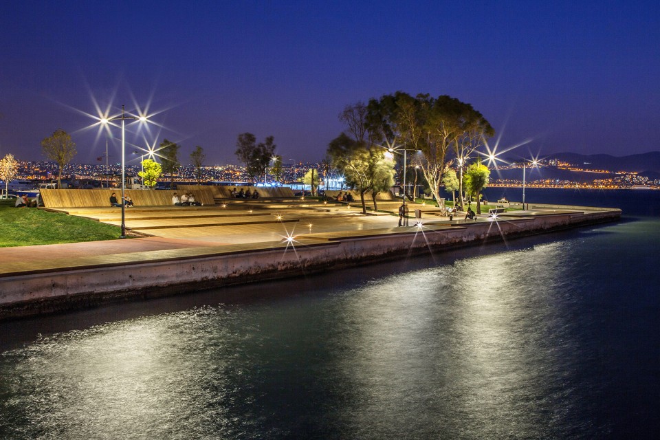 052-Bostanli Footbridge & Sunset Lounge