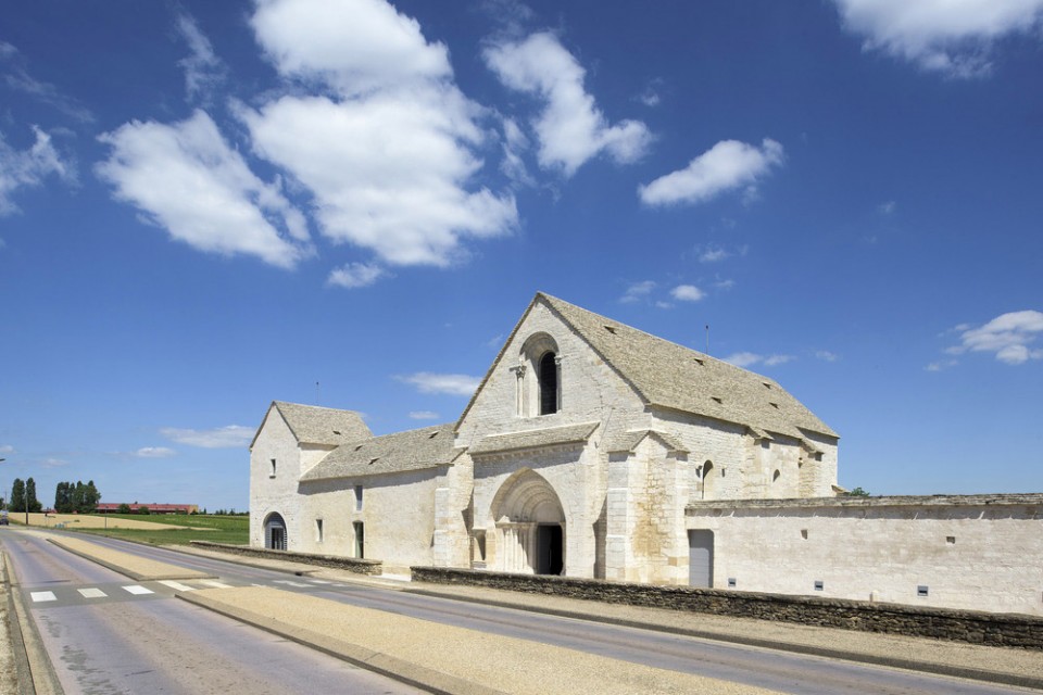 external1 Conversion of the Former Hospital JUNG Architectures Simon Buri