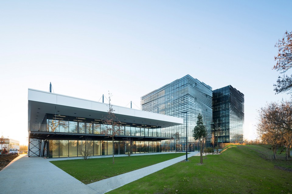 1-external1_site of thales_LCR ARCHITECTES