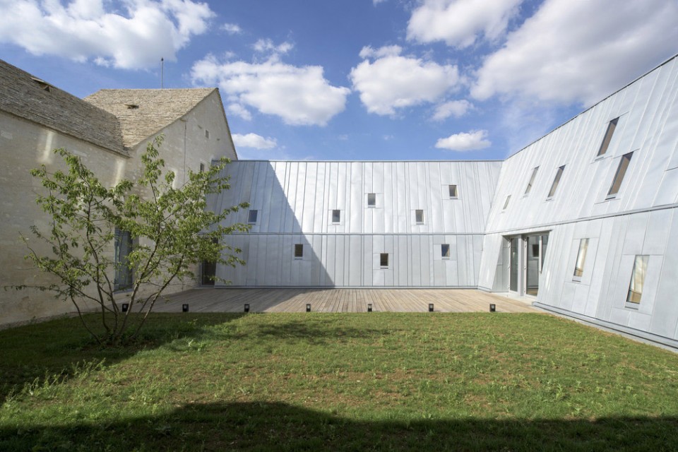 new and old2 Conversion of the Former Hospital JUNG Architectures Simon Buri