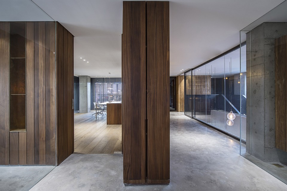 图12_Bombardier Flagship Store_ Ben Zhe Architecture