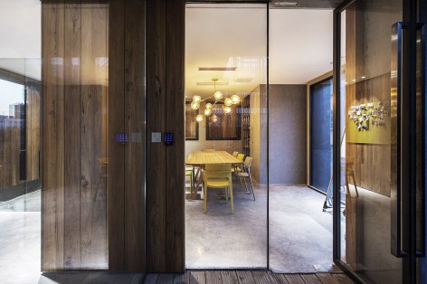 图13_Bombardier Flagship Store_ Ben Zhe Architecture