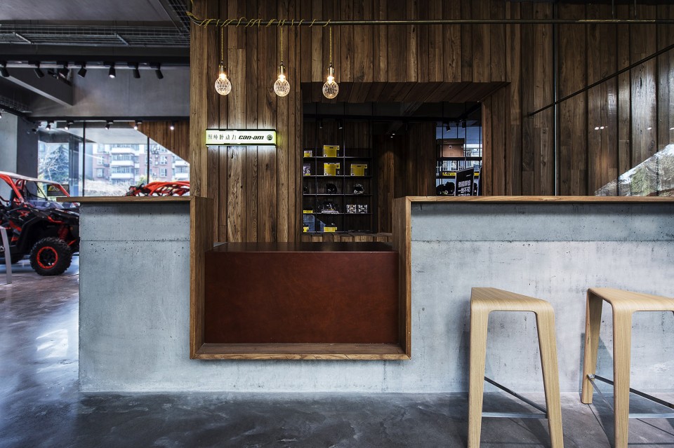 图17_Bombardier Flagship Store_ Ben Zhe Architecture
