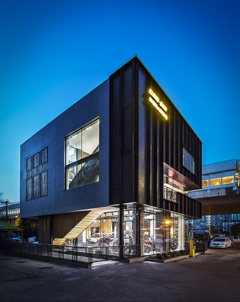 图1_Bombardier Flagship Store_ Ben Zhe Architecture