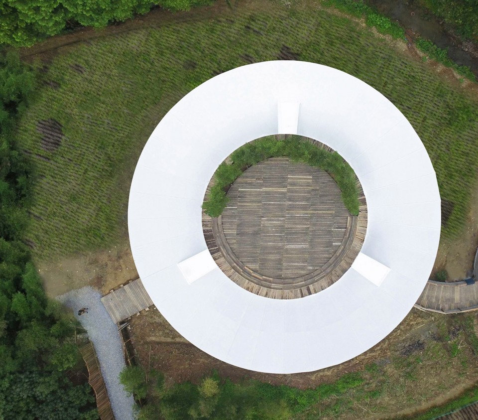 005-Micr-O By Superimpose Architecture