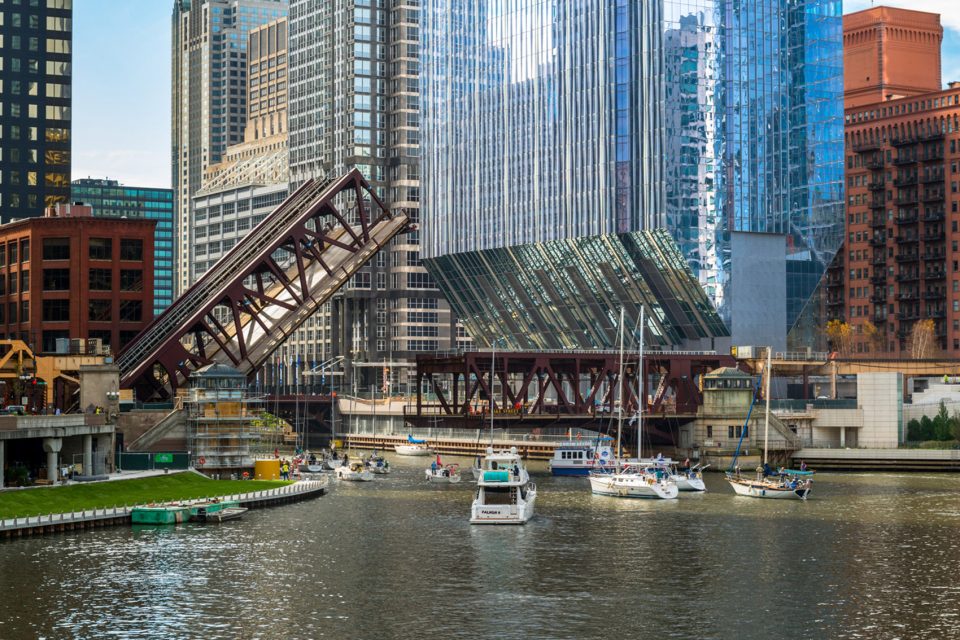 150 NORTH RIVERSIDE OFFICE TOWER By Goettsch Partners 1 1