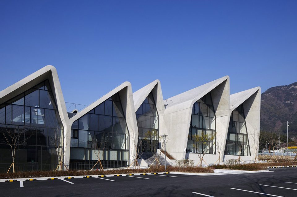 Future Design Center Exterior image 09