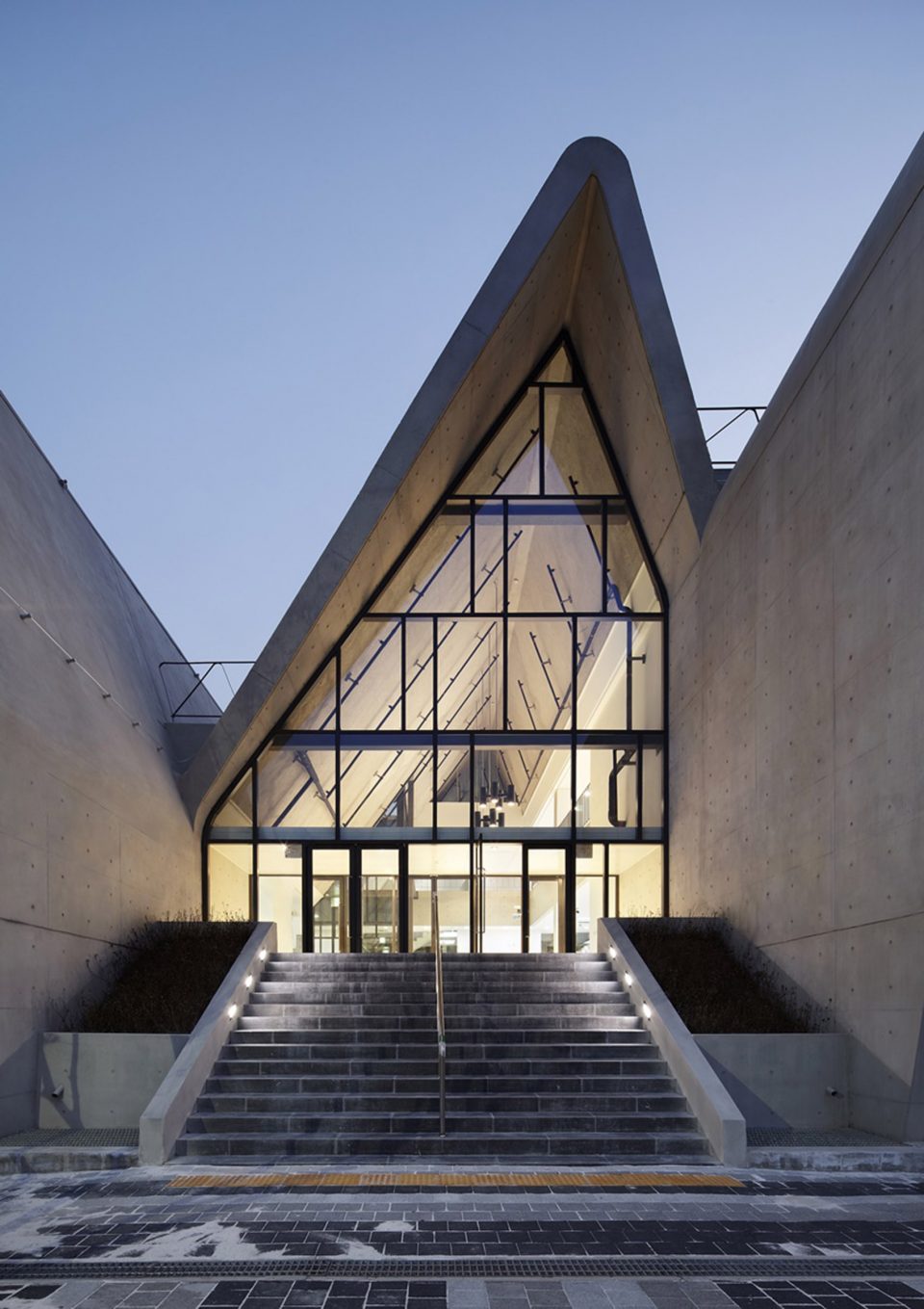 Future Design Center Exterior image 13