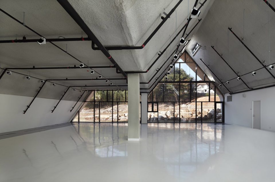 Future Design Center Interior image 02