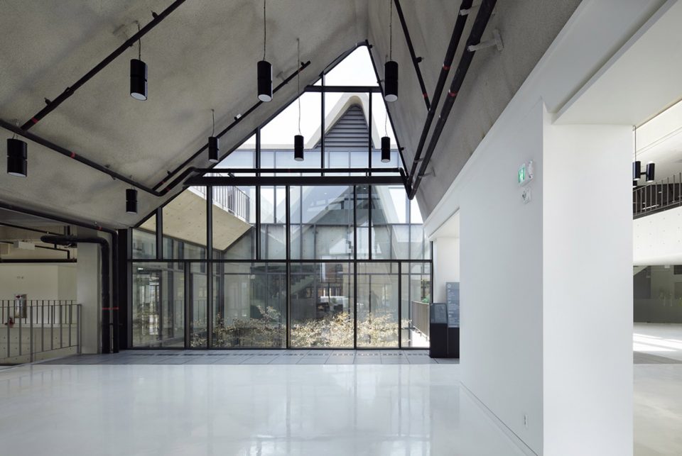 Future Design Center Interior image 05