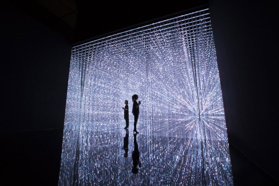 teamLab Crystal Universe 4