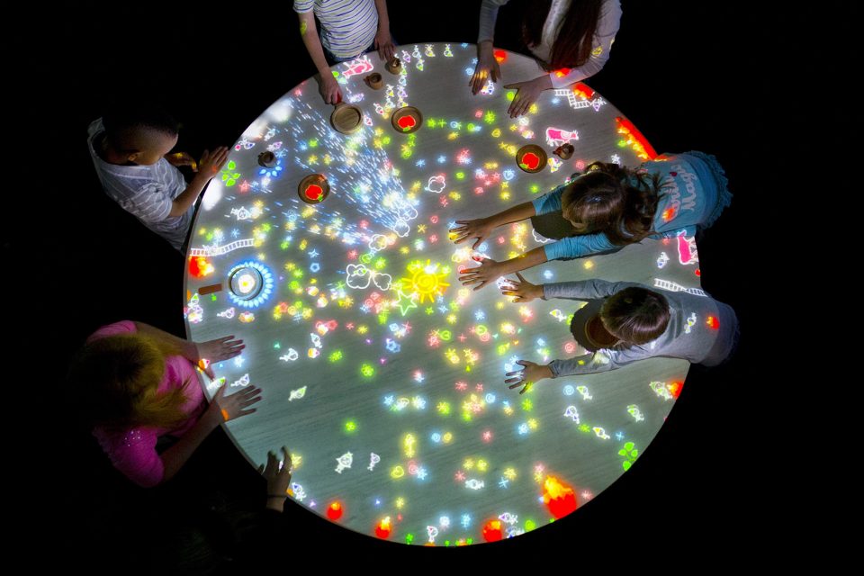 teamLab A Table where Little People 1