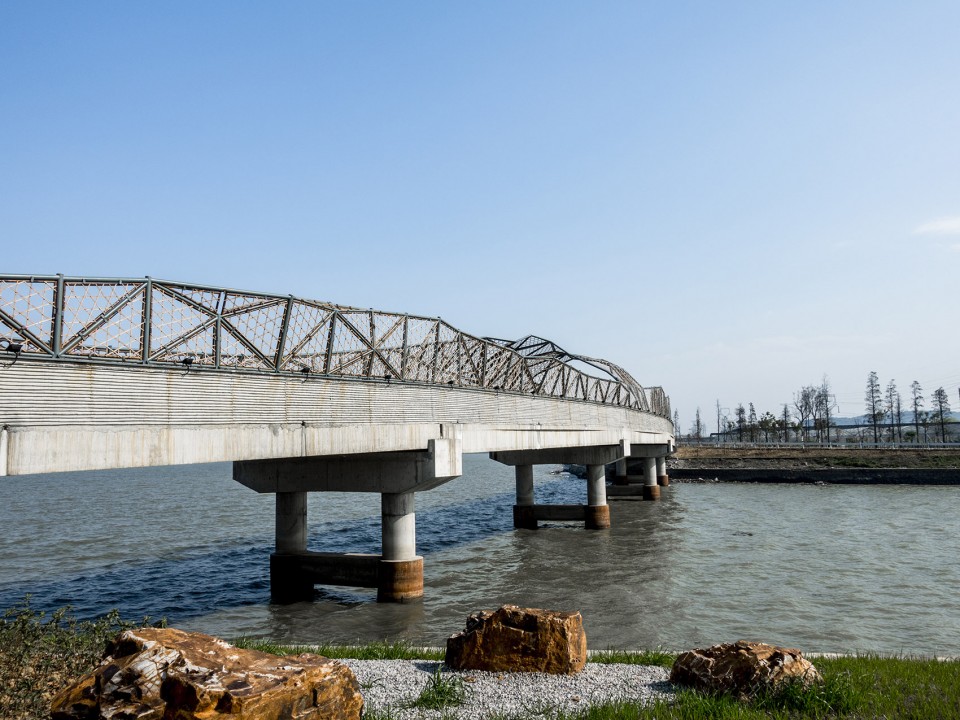 2-external2_wuxi harbour bridge_mimesis architecture studio