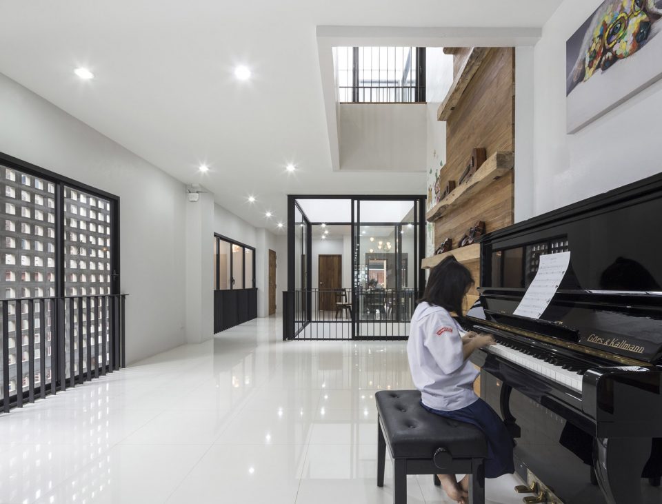 residential multi place EKAR