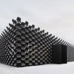 天马行空 - 椅子用作外立面的展厅，捷克 / CHYBIK+KRISTOF