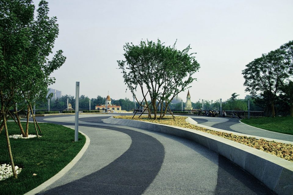 New perspectives on Changan Avenue by Beijing Beilin Landscape Architecture institute
