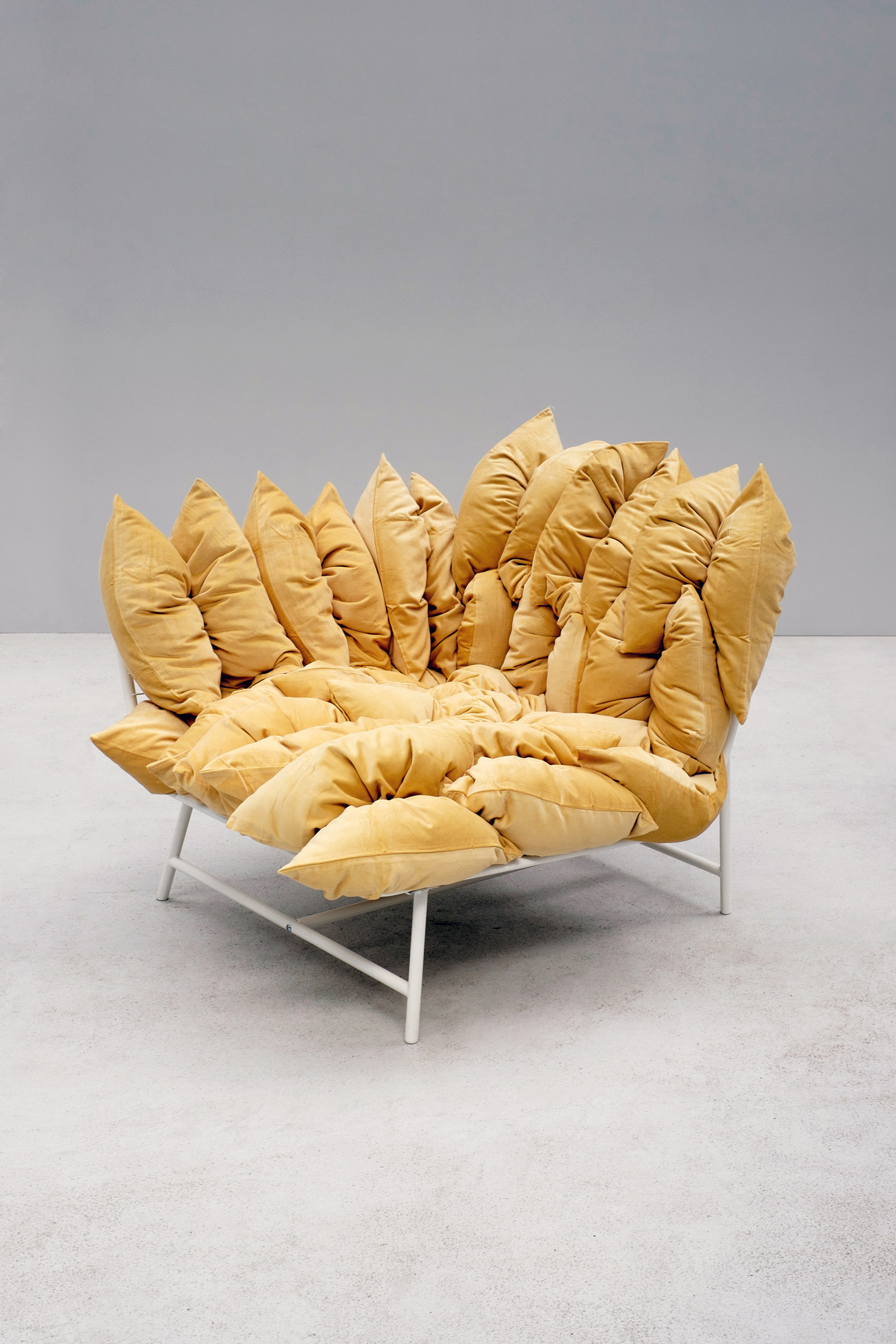 Row Comfort Chair, Ikea PS Sofa 2017/ Studio Truly Truly 谷德设计网