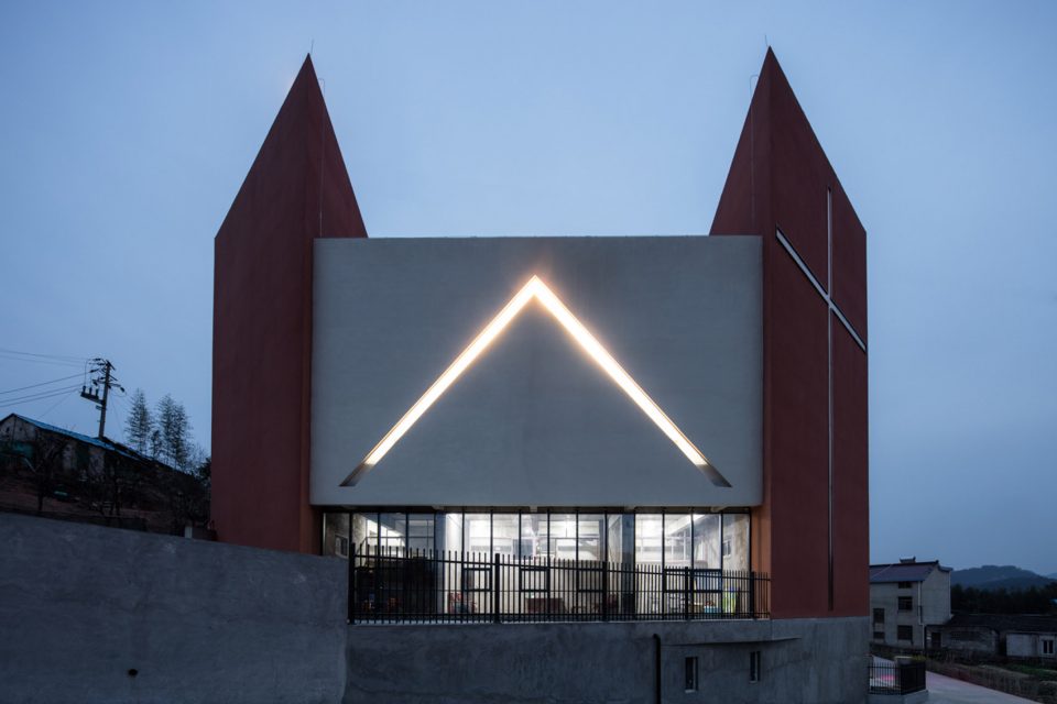 Christian Church Rebuilding Log in Jixi