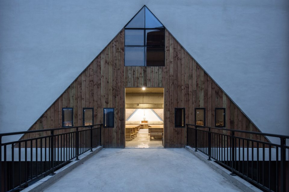 Christian Church Rebuilding Log in Jixi