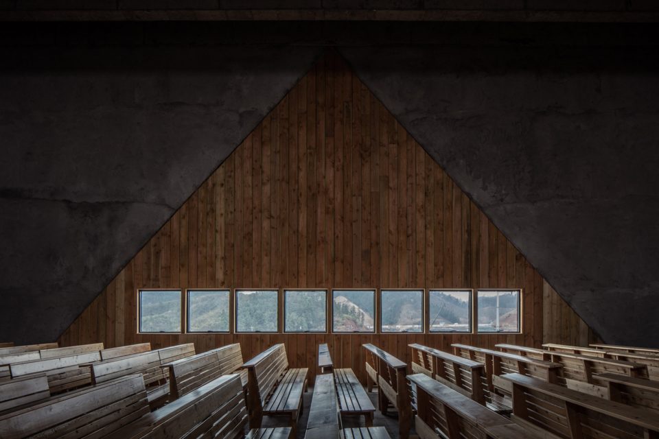 Christian Church Rebuilding Log in Jixi